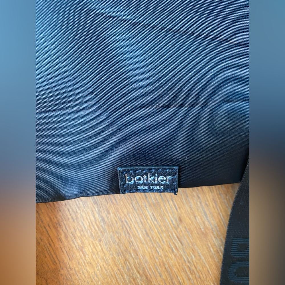 Botkier backpack purse - Picture 2 of 5